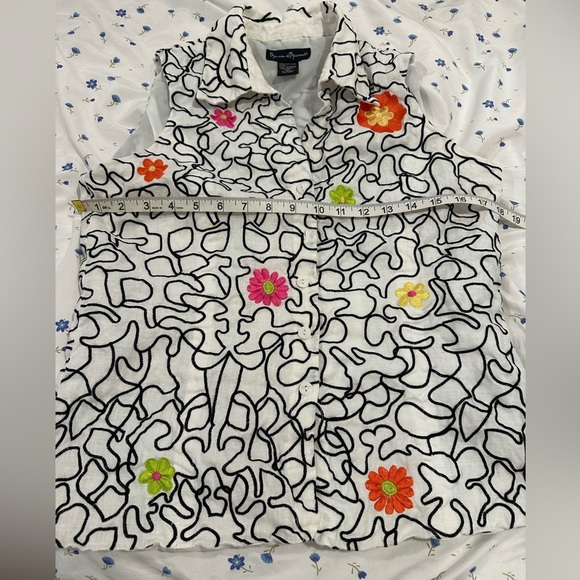 Mercer & Madison Women’s Sz: L Linen Vest Embroidered Bright Spring Flowers. - Picture 3 of 8